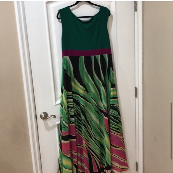 IGIGI by couture plus size dress size 14/16 - Picture 7 of 16